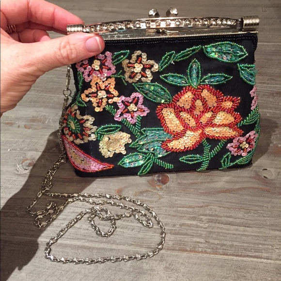 Kristine beaded handbag/clutch with chain strap - Picture 2 of 4